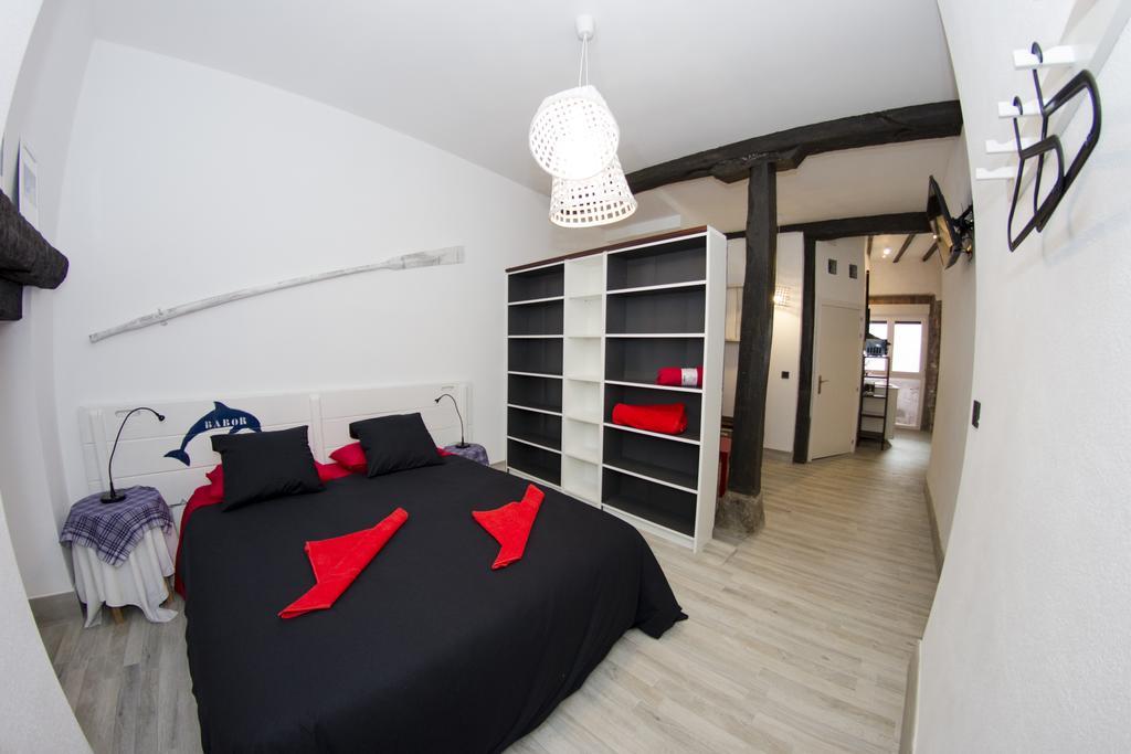 Andra Mari Apartamentu Turistikoak Bermeo Room photo