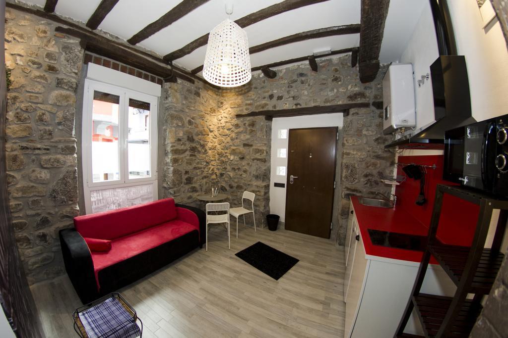 Andra Mari Apartamentu Turistikoak Bermeo Room photo