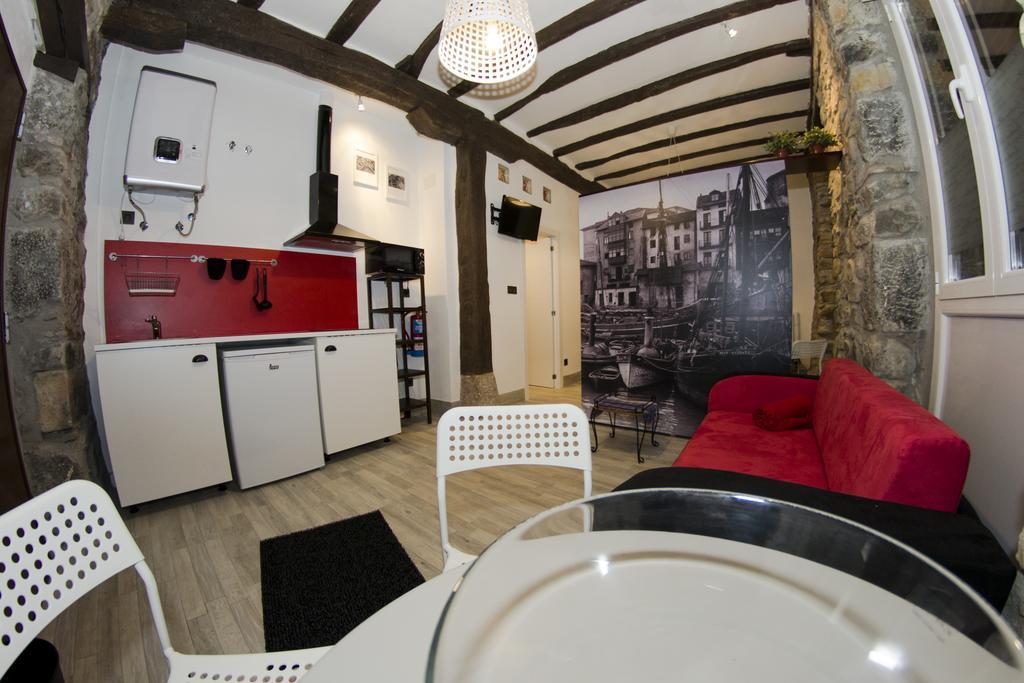 Andra Mari Apartamentu Turistikoak Bermeo Room photo